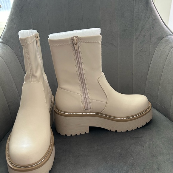 Soda Bone Chunky Platform Boots - Picture 7 of 10